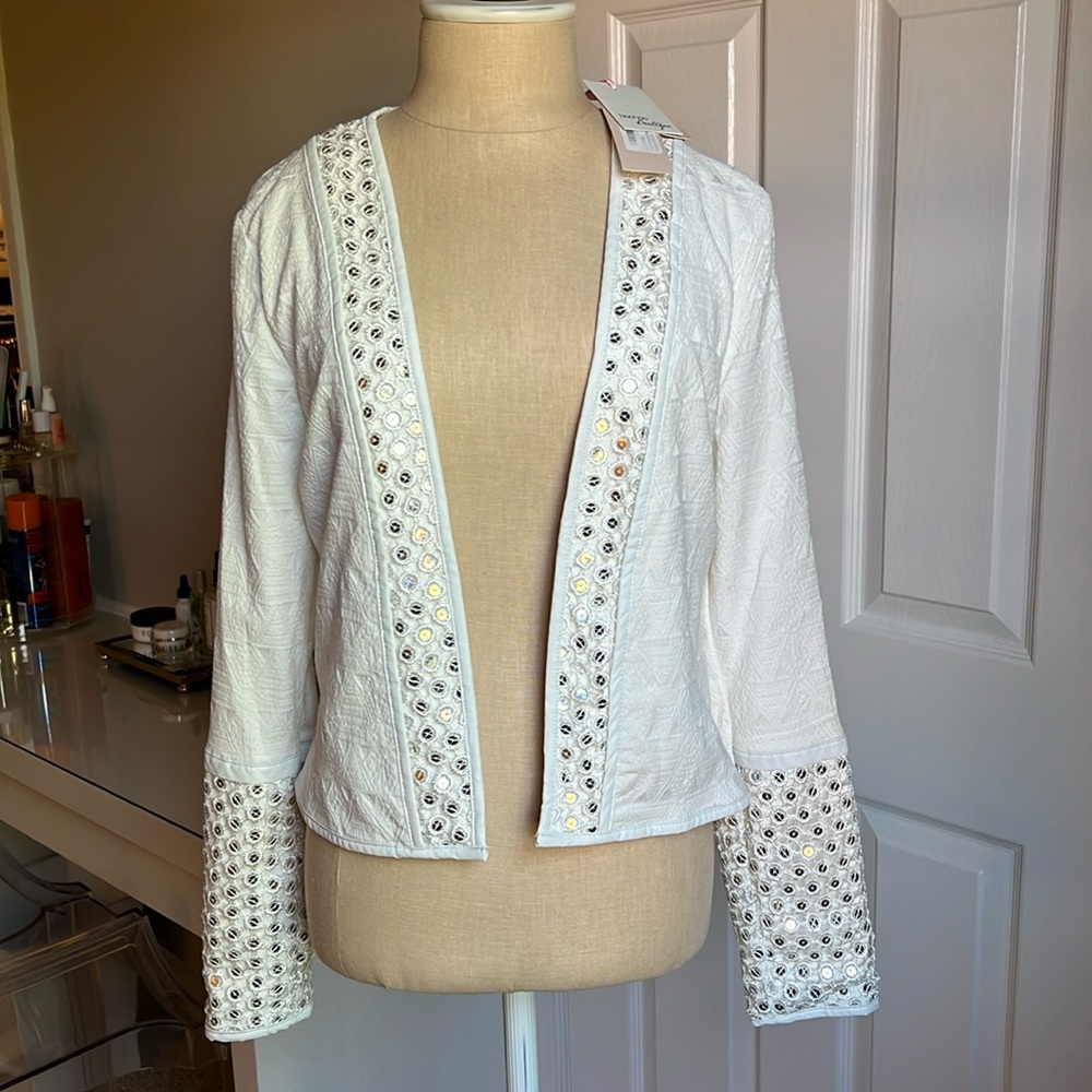 NWT boohoo White Embellished Cropped Blazer